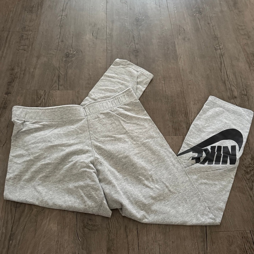 Nike Gray and Black Performance Leggings NWOT